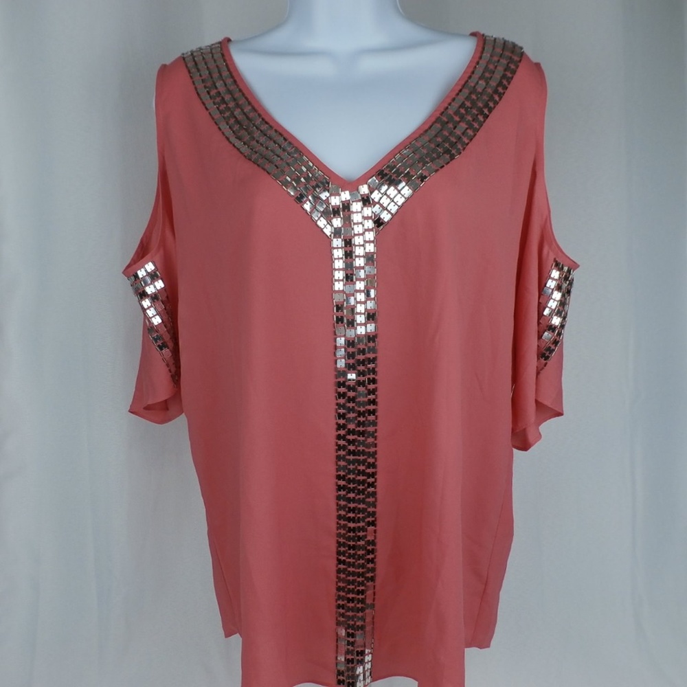 Marc Bower cold shoulder metal detail v neck topM